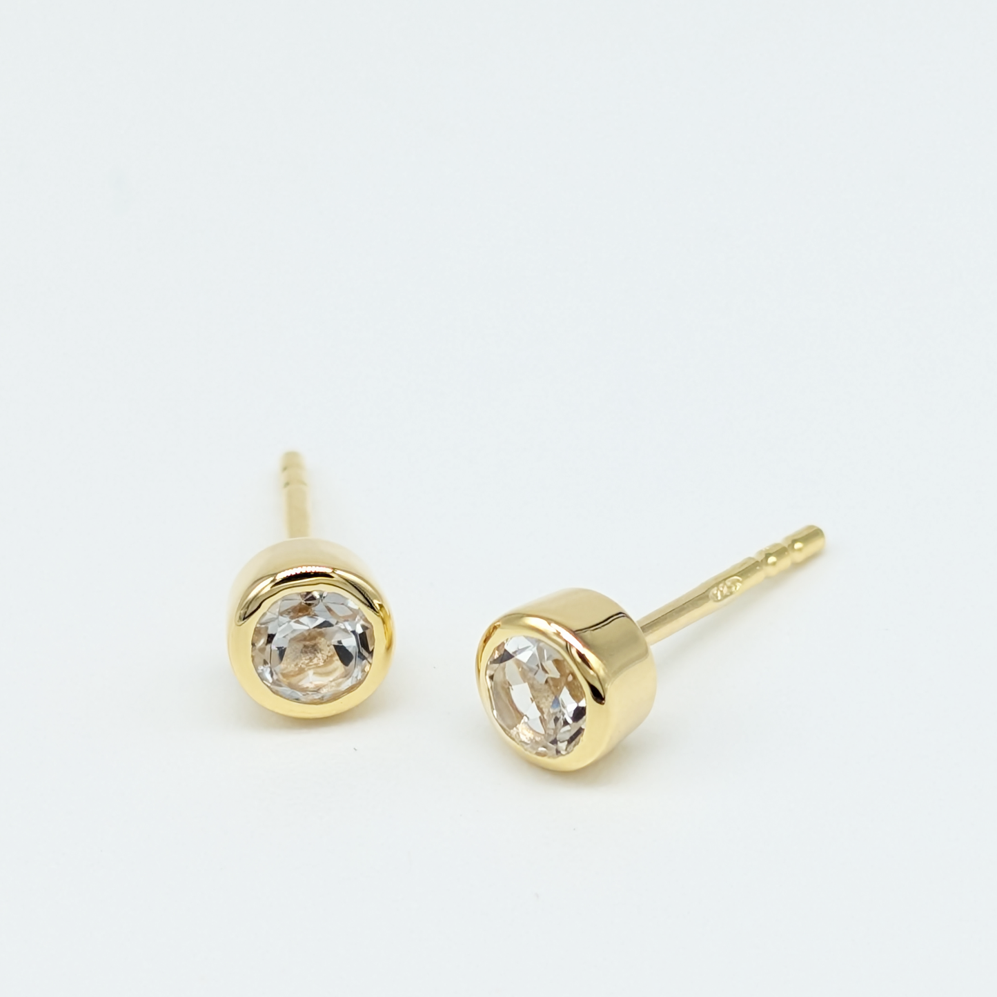 Set of 5 pairs - Round White Topaz 18k Vermeil Stud Earrings